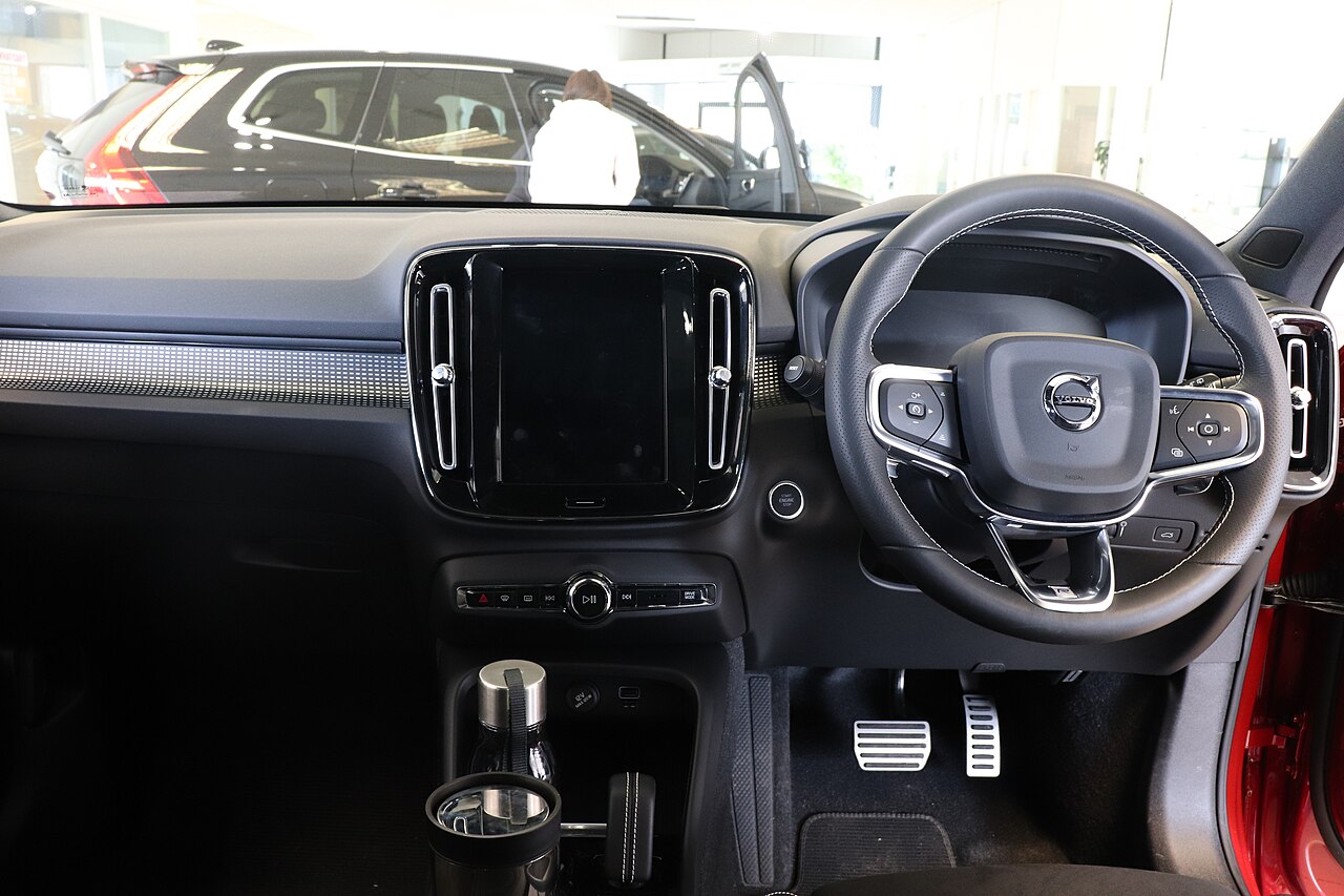 Volvo XC40, interni