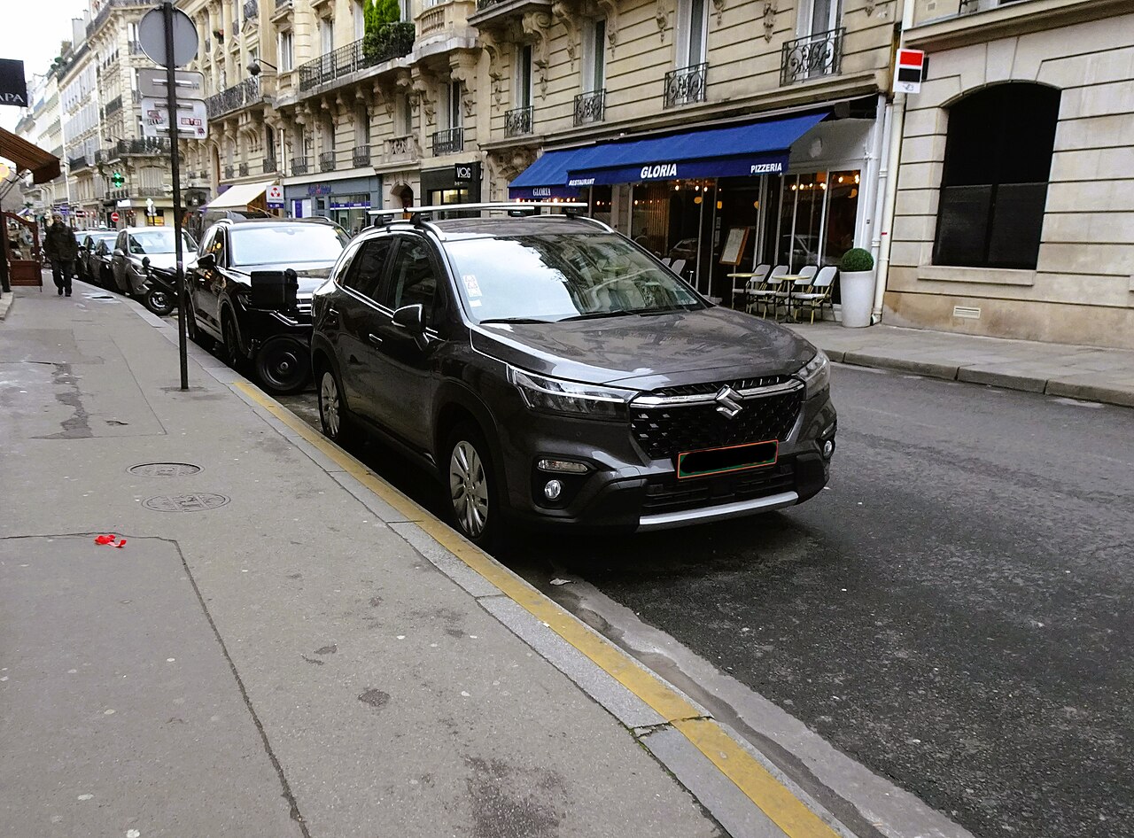 Suzuki Across, posteriore