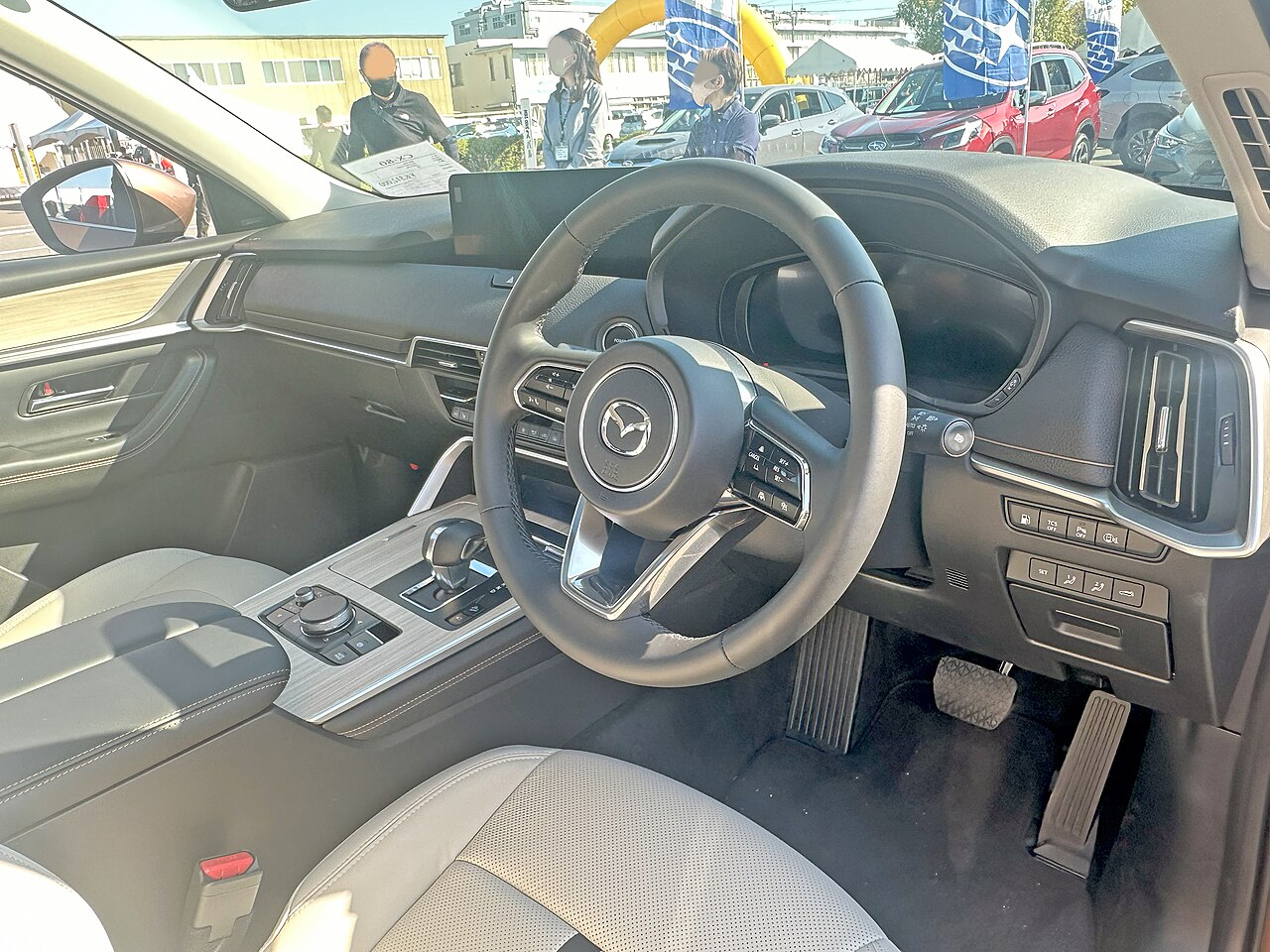 Mazda CX-80, interni