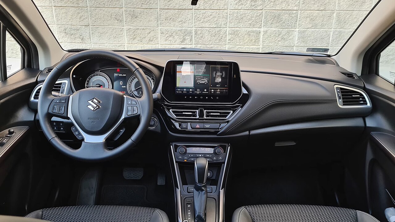 Suzuki S-Cross, interni