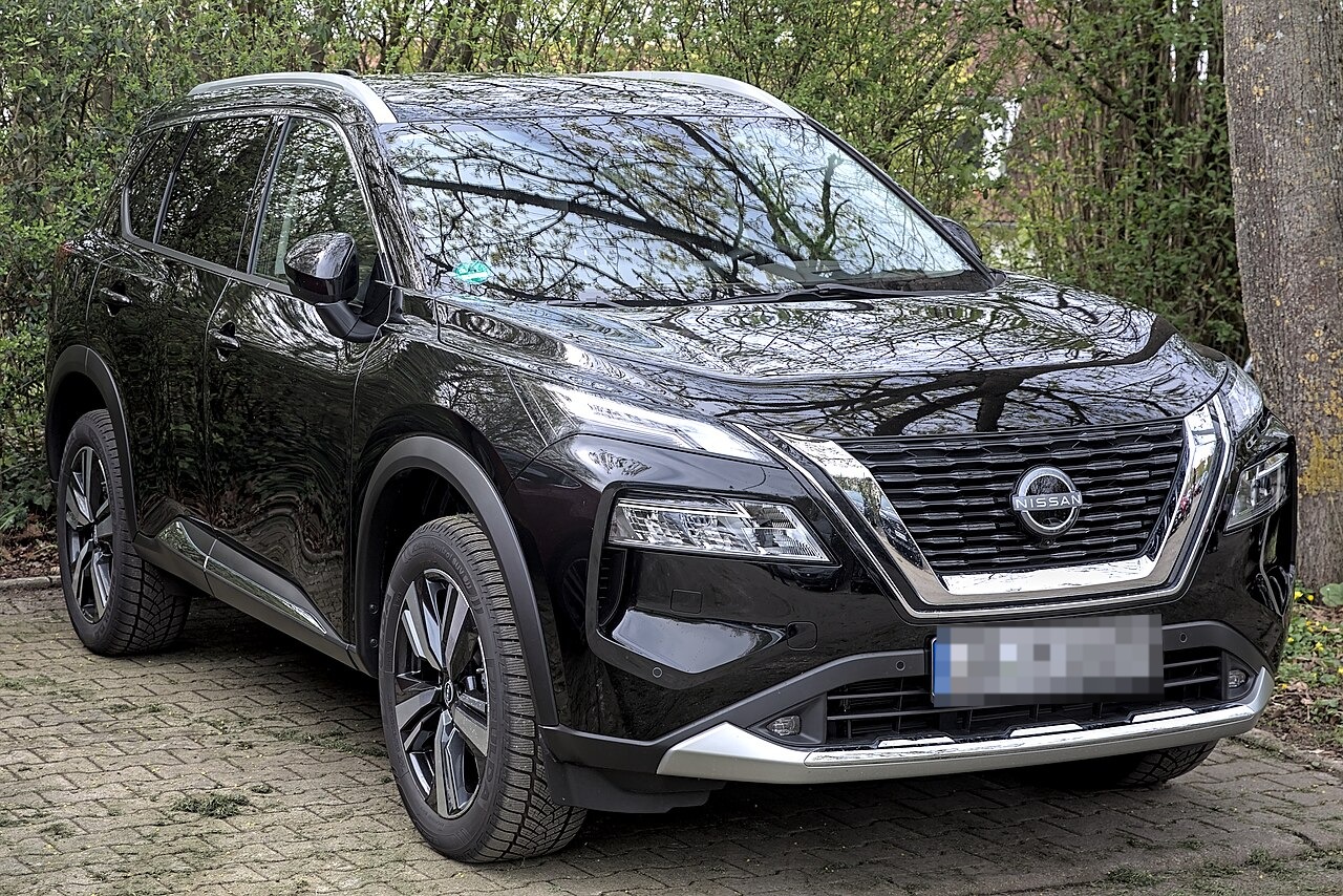 Nissan X-Trail, laterale