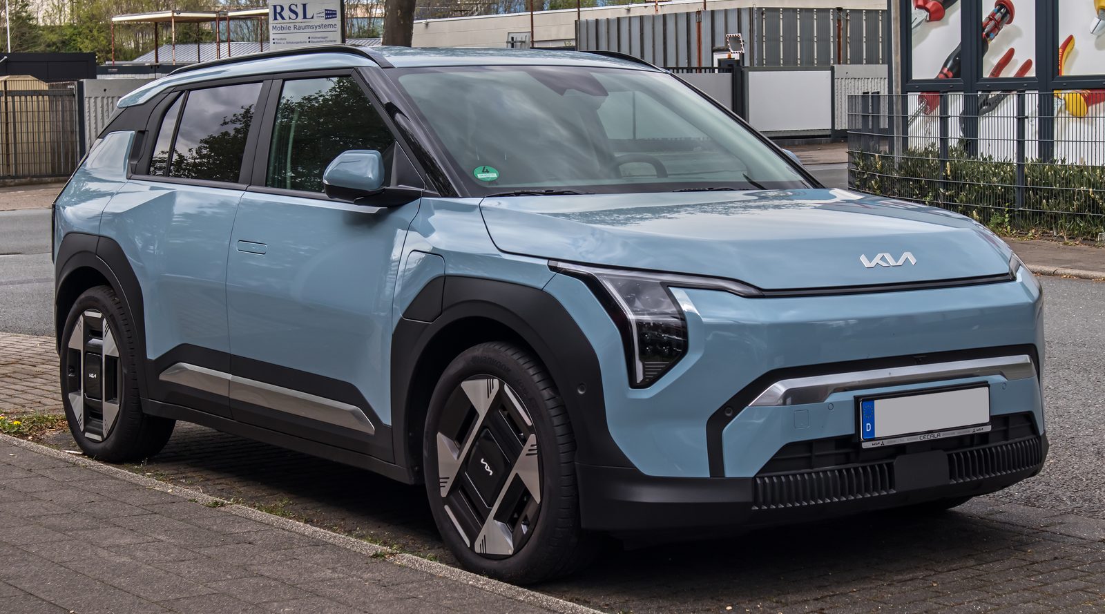 Kia EV3, vista di tre quarti anteriore