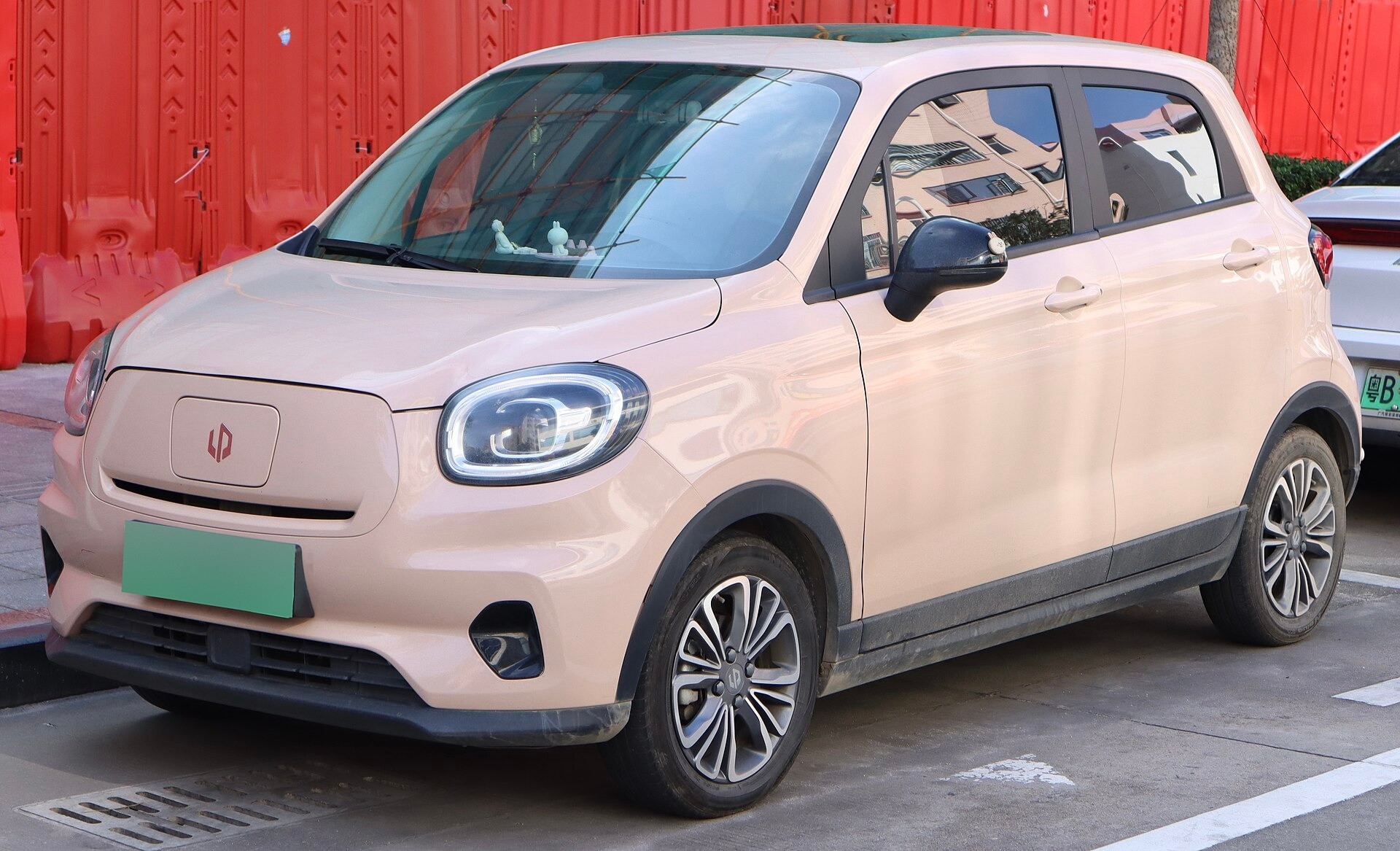 Leapmotor T03, citycar elettrica vista frontale