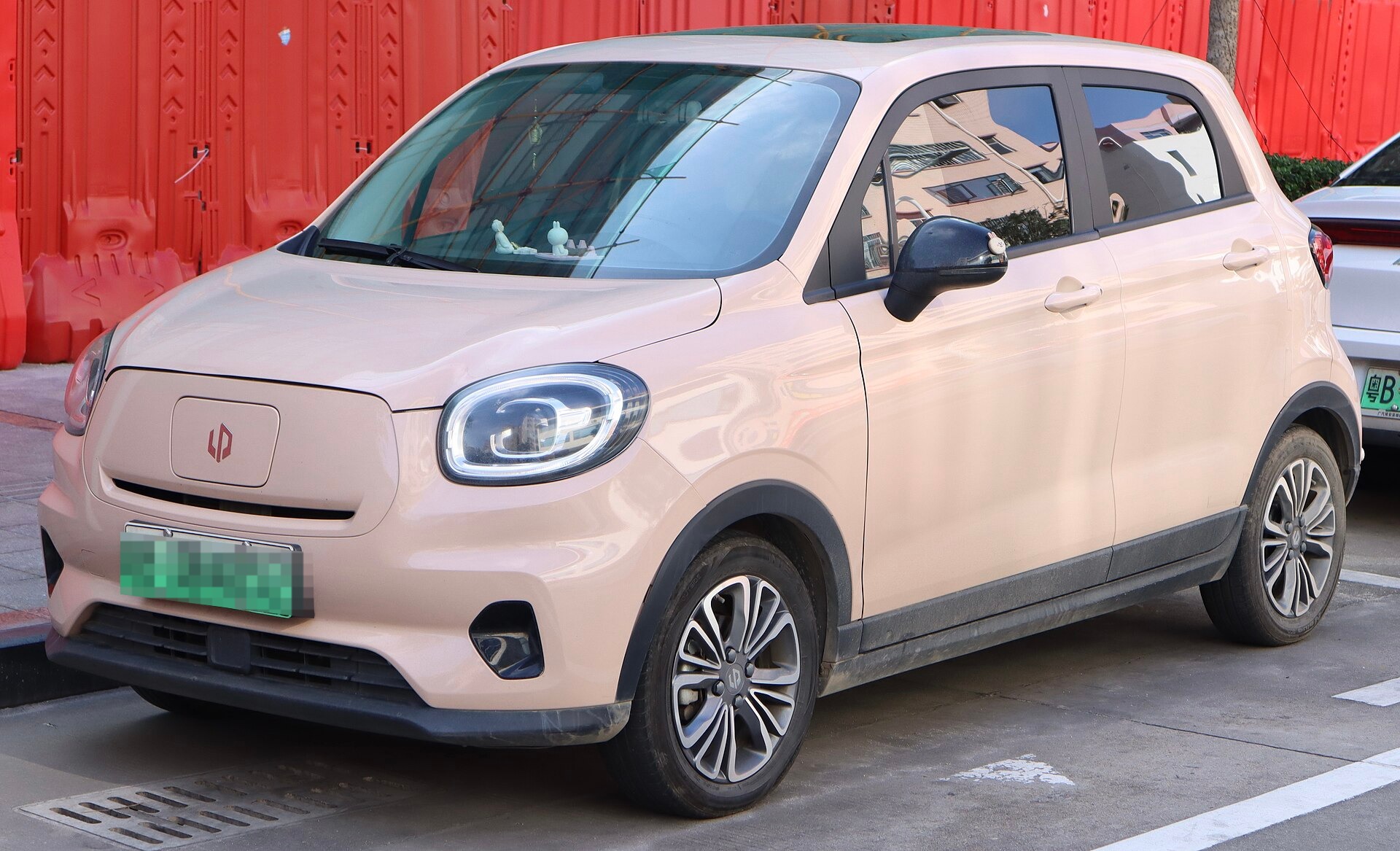 Leapmotor T03, citycar elettrica vista frontale