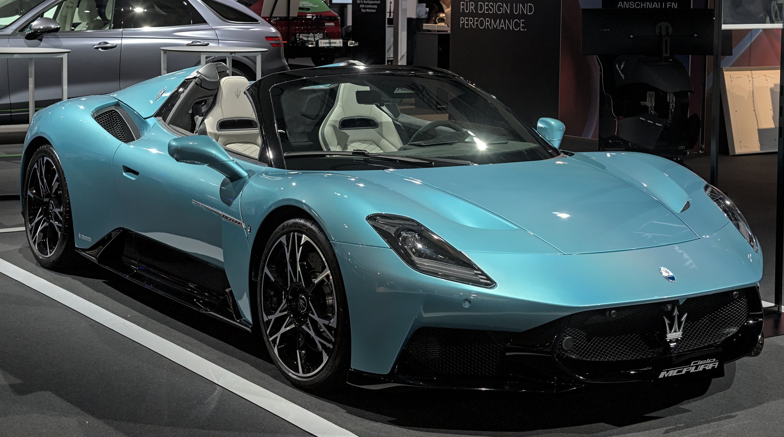 Maserati MCPura Cielo, la versione scoperta, vista di tre quarti anteriore