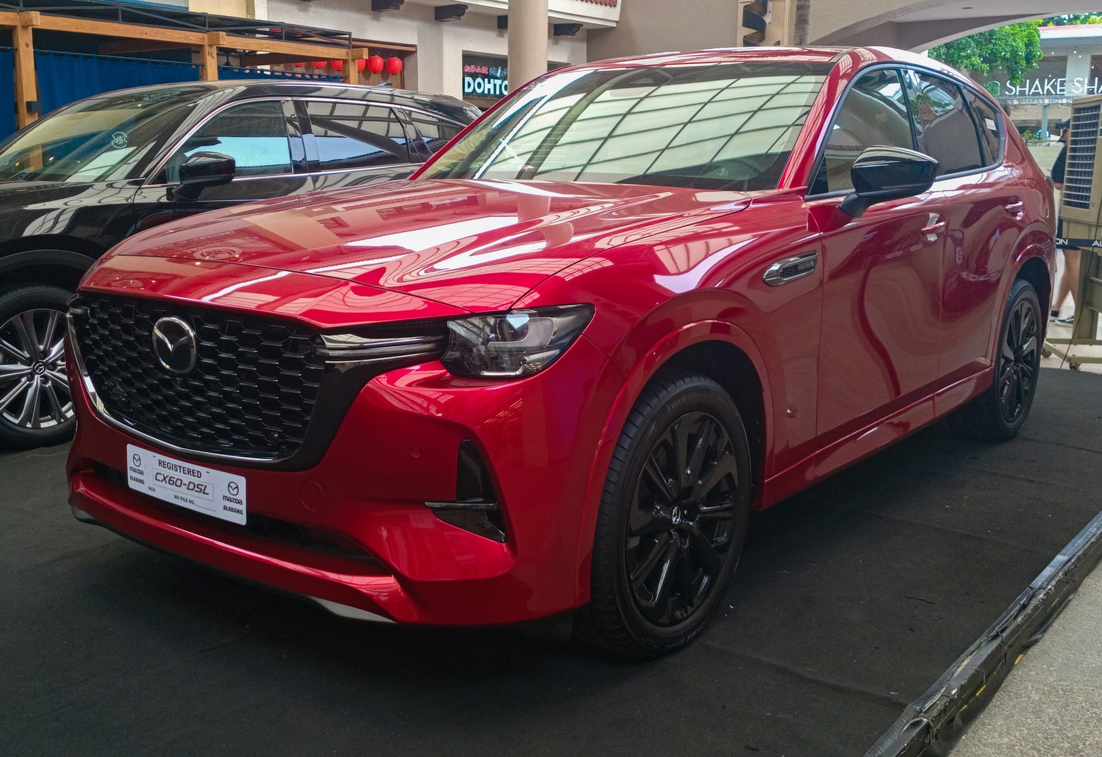 Mazda CX-60 diesel, vista anteriore-laterale
