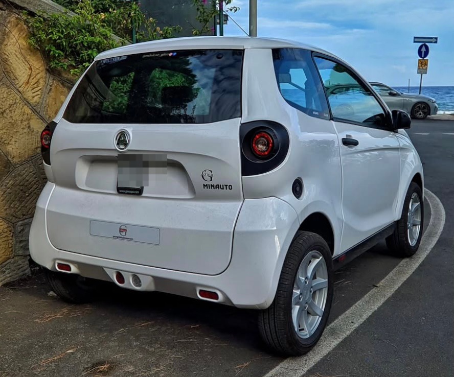 Aixam Minauto, posteriore