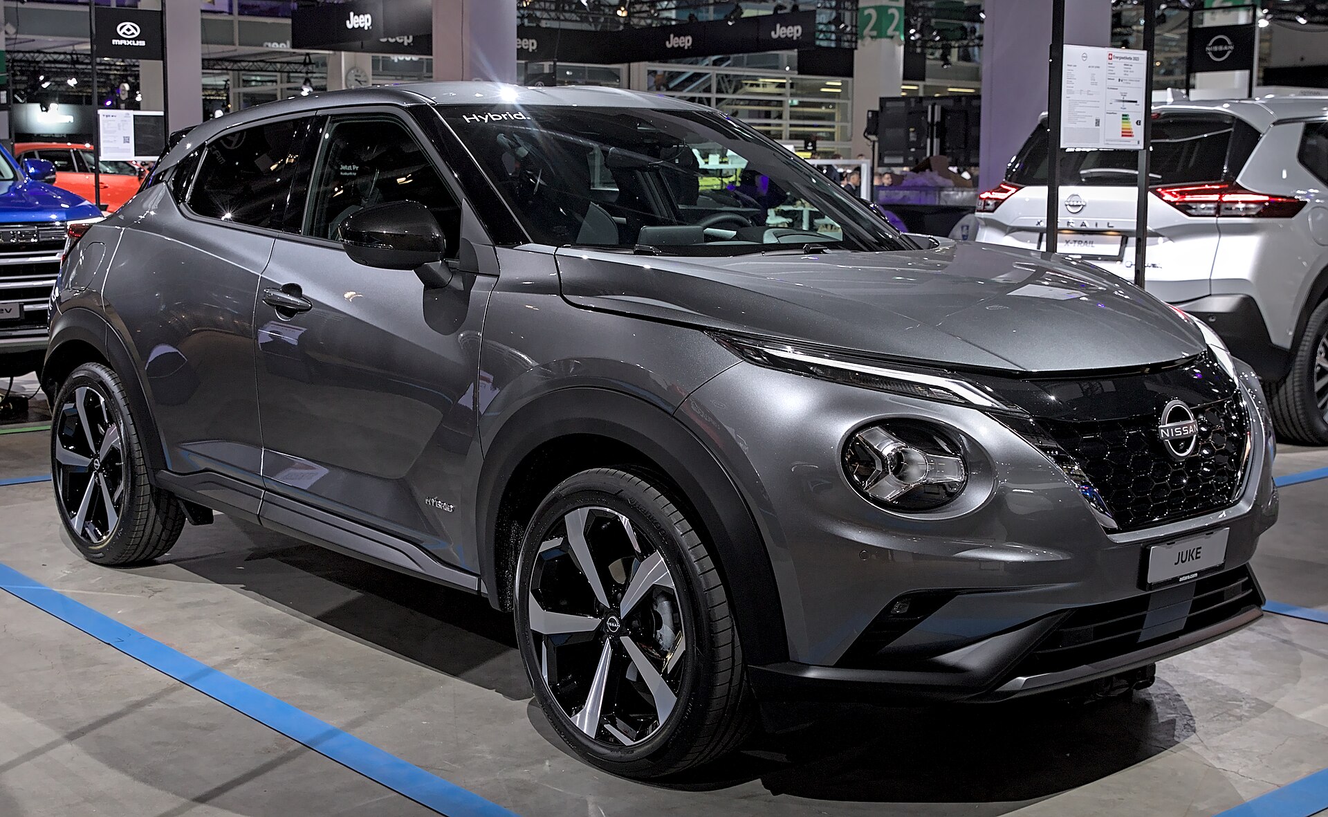 Nissan Juke Hybrid esposta al salone Auto Zurich 2023, vista anteriore tre quarti