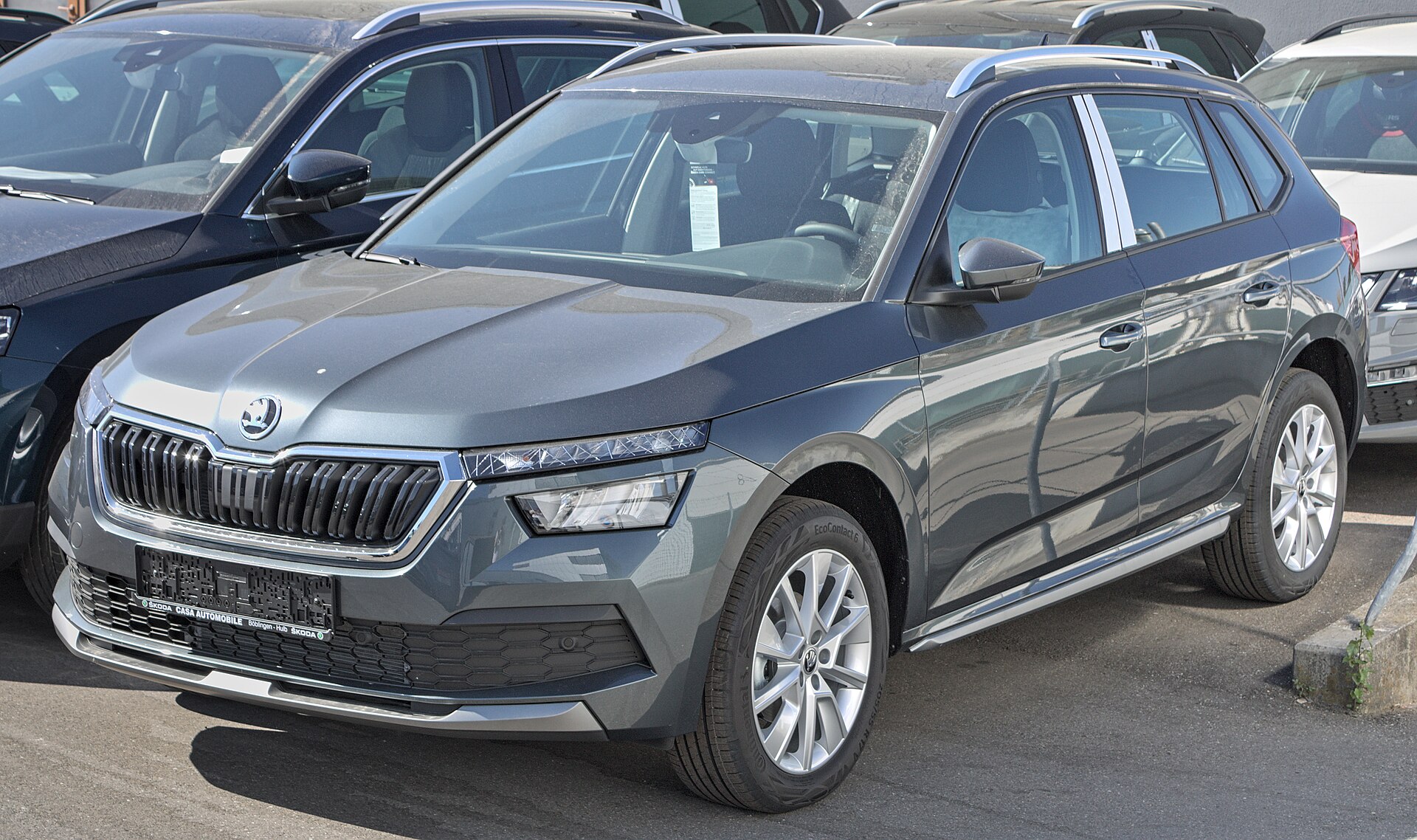 Škoda Kamiq, SUV compatto di segmento B, vista di tre quarti anteriore
