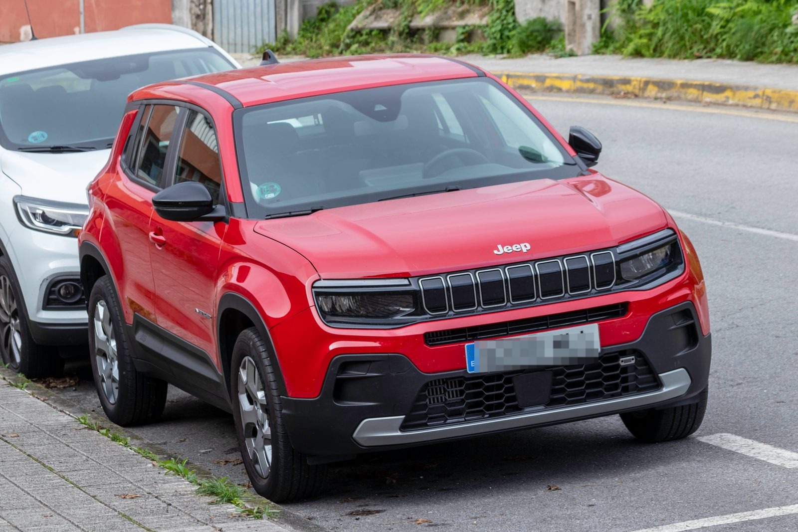 Jeep Avenger vista di tre quarti anteriore