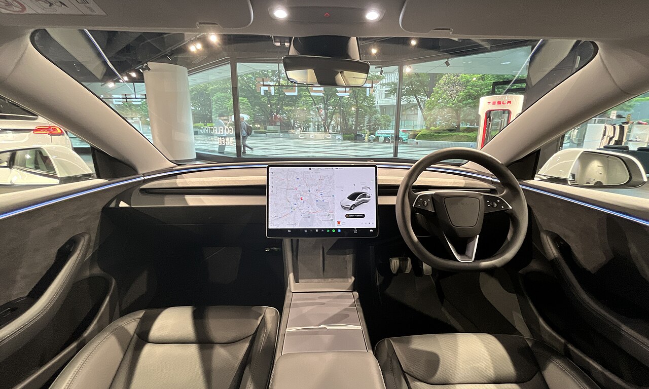 Tesla Model 3, interni