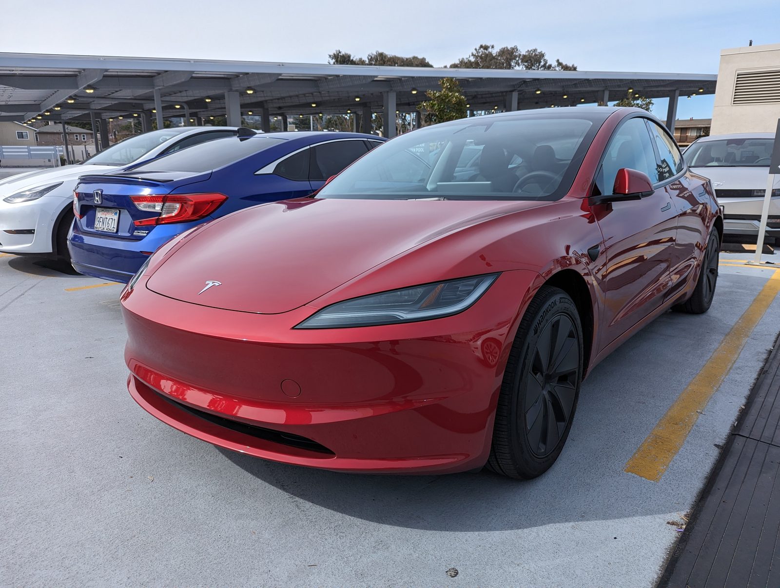 Tesla Model 3 Highland (restyling 2024), vista di tre quarti anteriore