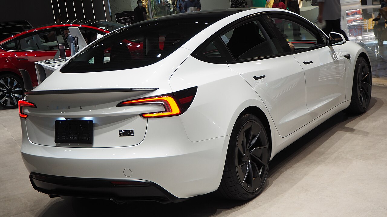 Tesla Model 3 Performance, posteriore