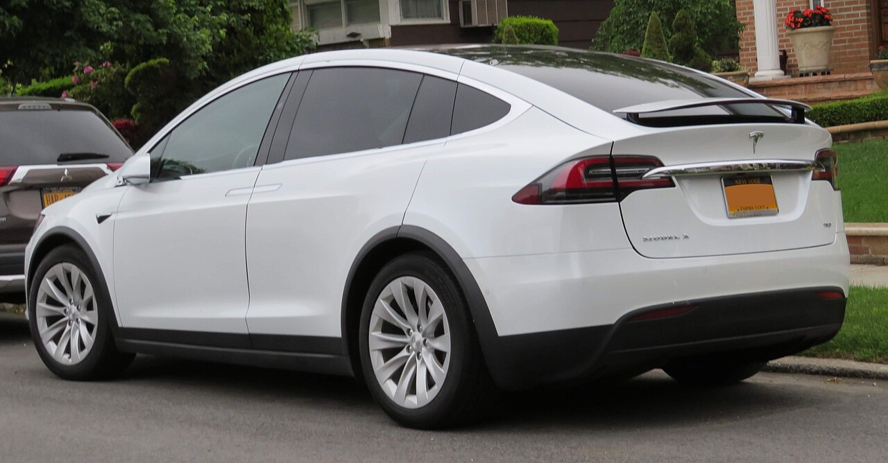 Tesla Model X, posteriore