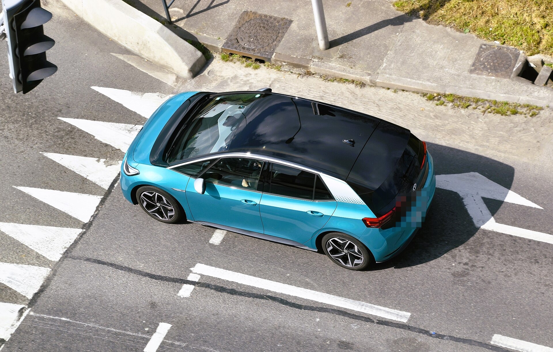 Volkswagen ID.3 Pro del 2022, vista laterale, berlina compatta elettrica